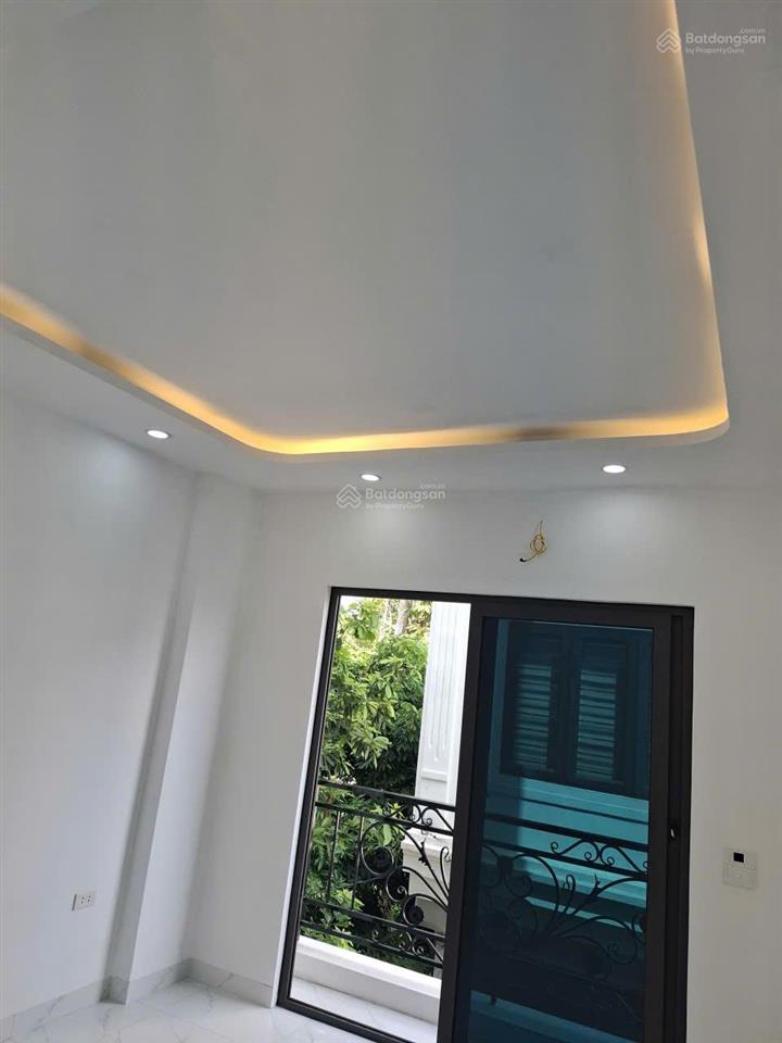 Chính chủ bán nhà 40m² x 4 tầng, 3 mặt thoáng, ô tô đỗ cửa tại đan phượng