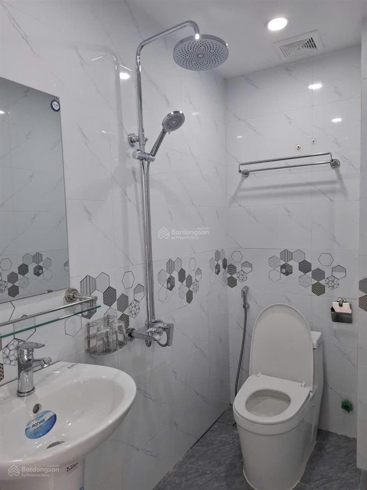 Chính chủ bán nhà 40m² x 4 tầng, 3 mặt thoáng, ô tô đỗ cửa tại đan phượng