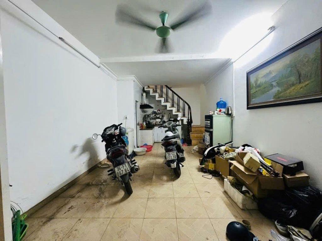 Bán nhà riêng gần phố Minh Khai vào ở ngay, 35m2 giá 7.9 tỉ