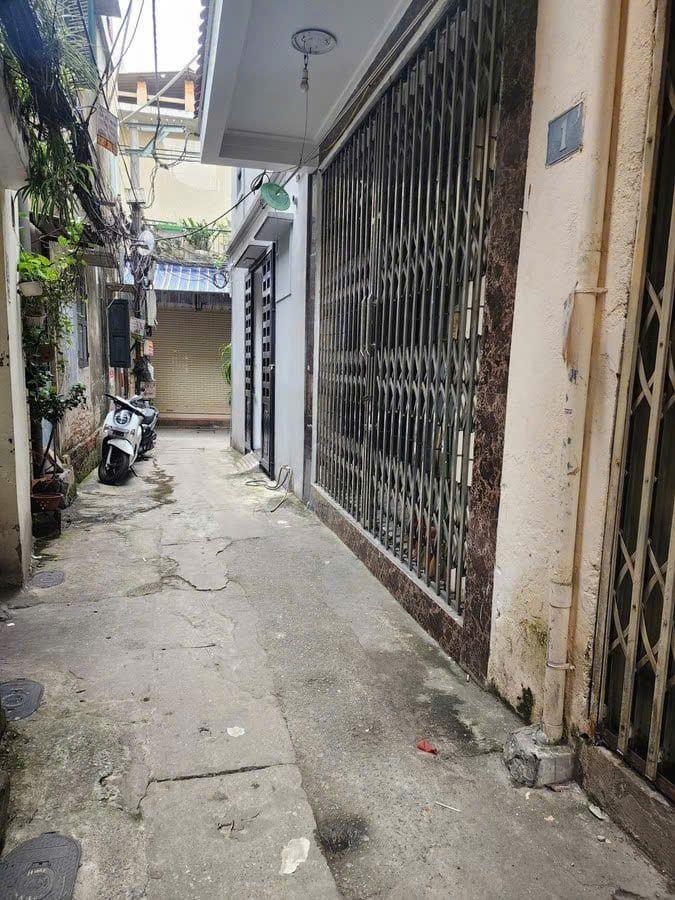 Bán nhà riêng gần phố Minh Khai vào ở ngay, 35m2 giá 7.9 tỉ