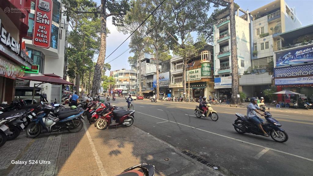 Cho thuê mặt bằng kinh doanh nguyên căn ngang 5.5x15m tại đường an dương vương quận 5
