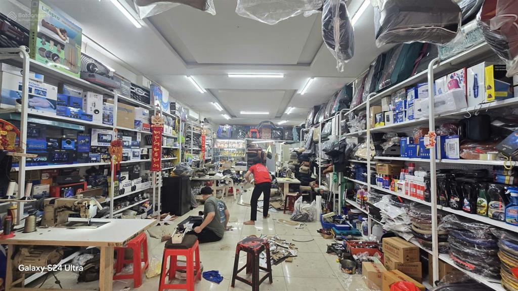 Cho thuê mặt bằng kinh doanh nguyên căn ngang 5.5x15m tại đường an dương vương quận 5