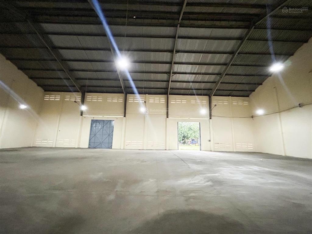 Cho thuê kho 800m2 tại hóc môn vị trí đẹp, giá hợp lý, sẵn sàng vận hành