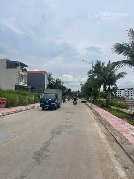 Cần bán đất gần hồ hùng thắng, bãi cháy