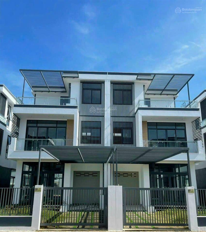 Đông tăng long  gấp bán căn song lập dt 8x20m 3 lầu giá 10.8 tỷ, sổ sẵn . 0909 483 ***(mr niệm)