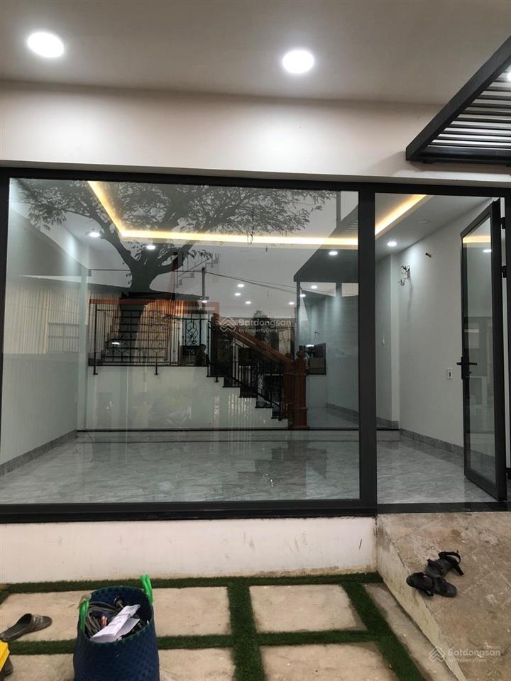 Cho thuê nhà phố 5x20 đông tăng long. nhà hoàn thiện nội thất, 4pn. giá 12 triệu/tháng.