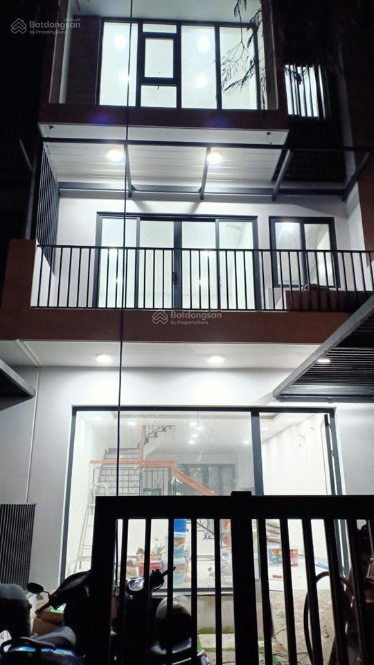 Cho thuê nhà phố 5x20 đông tăng long. nhà hoàn thiện nội thất, 4pn. giá 12 triệu/tháng.