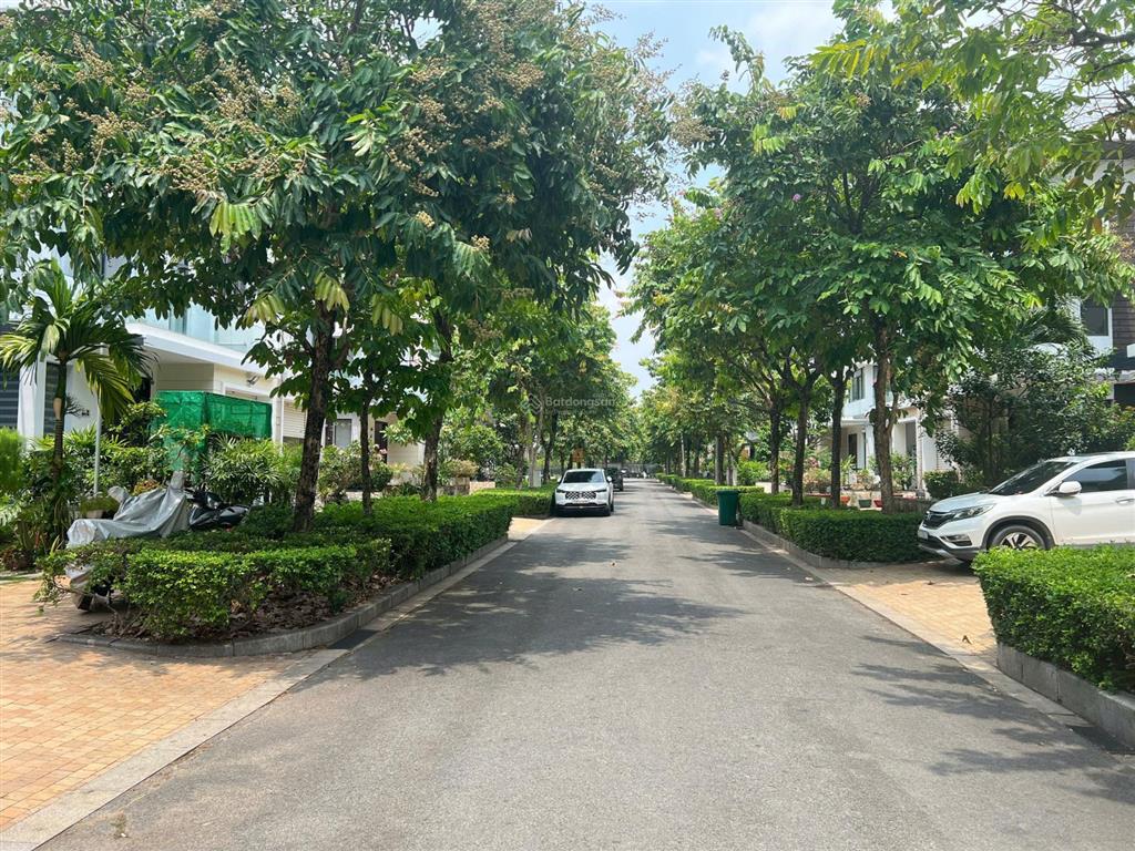 Bán biệt thự song lập lucasta full nội thất cao cấp, dt 166m2 giá 25 tỷ,  0909 483 ***