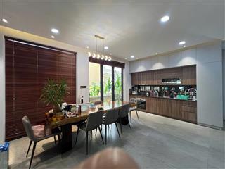 Bán biệt thự song lập lucasta full nội thất cao cấp, dt 166m2 giá 25 tỷ,  0909 483 ***