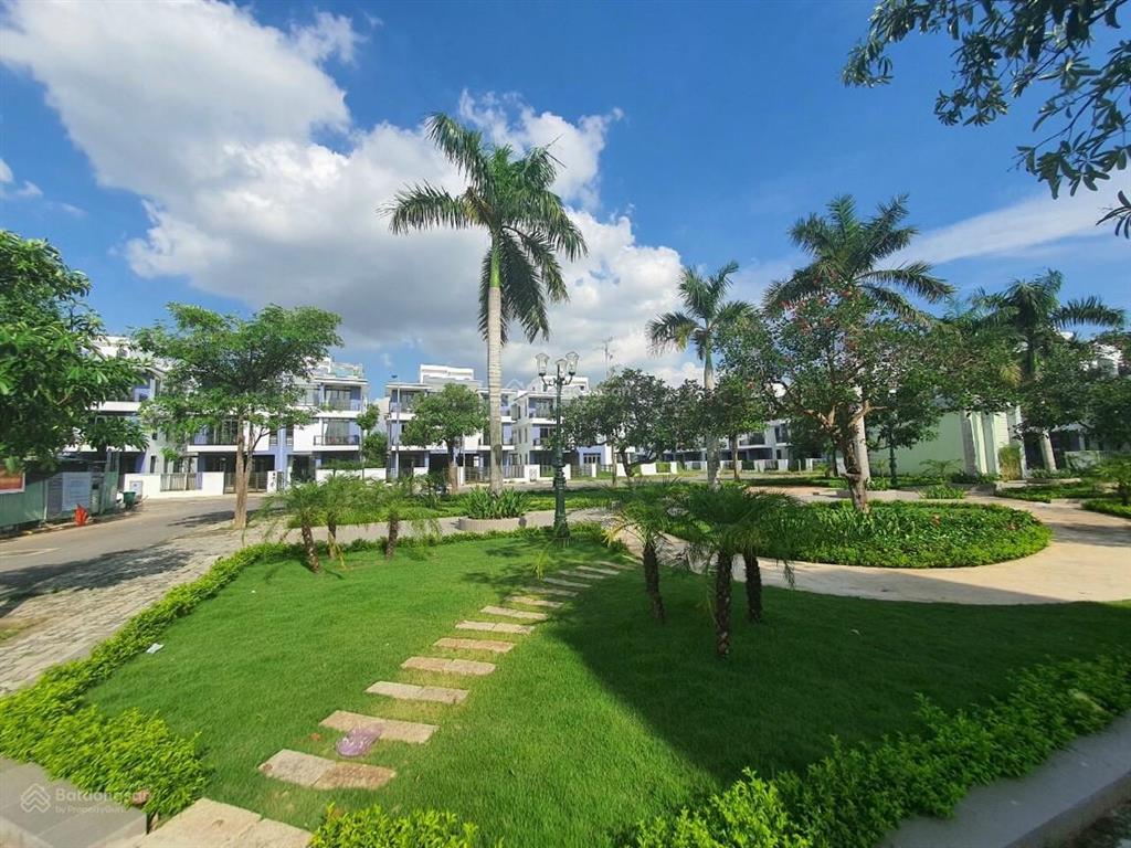 Hàng ngộp đông tăng long. lô 5x20m đối diện công viên, đường trước đất 22m, sổ sẵn giá 6,9 tỷ