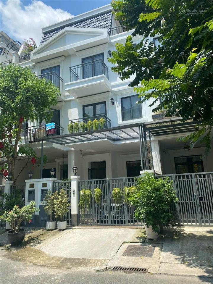 Gấp bán căn nhà 5x20 hđmb đối diện công viên, full nội thất cao cấp, đang có hđ thuê sẵn. 19,x tỷ