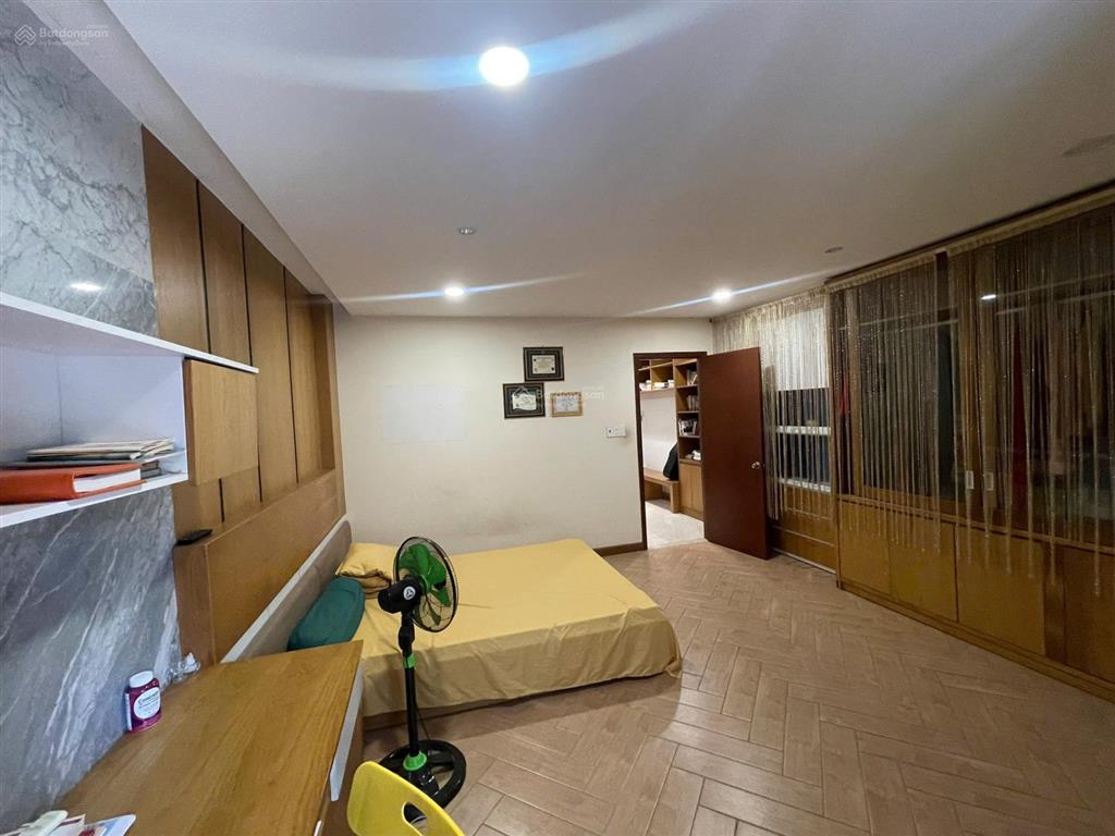 Gấp bán căn nhà 5x20 hđmb đối diện công viên, full nội thất cao cấp, đang có hđ thuê sẵn. 19,x tỷ