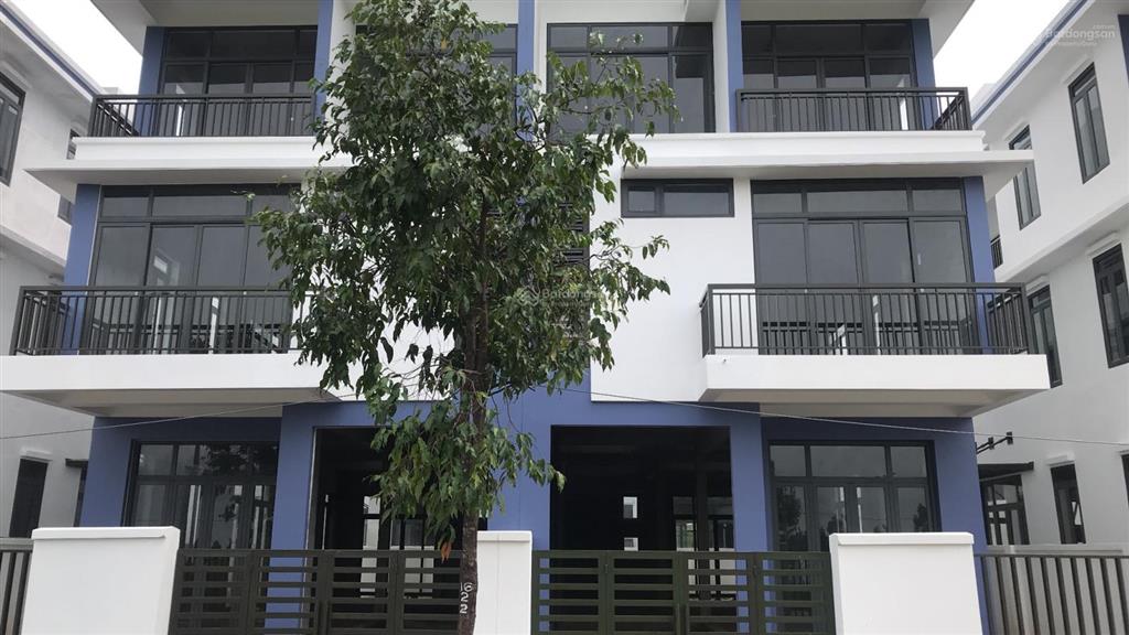 Ngộp, bán gấp căn bt 8x20m đông tăng long. 1 trệt 3 lầu, sổ sẵn giá 9,7 tỷ,  0909 483 ***
