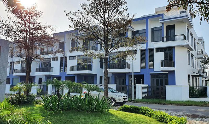 Ngộp, bán gấp căn bt 8x20m đông tăng long. 1 trệt 3 lầu, sổ sẵn giá 9,7 tỷ,  0909 483 ***