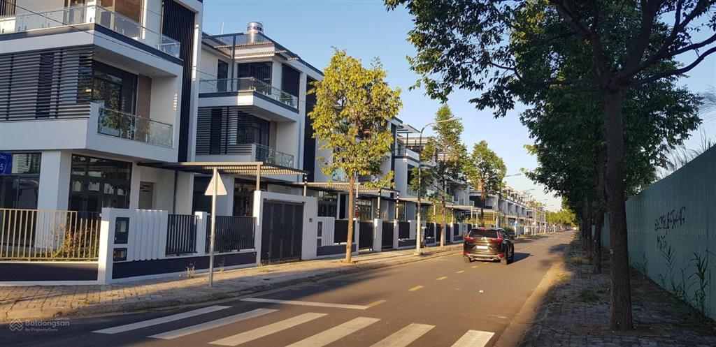 Ngộp, bán gấp căn bt 8x20m đông tăng long. 1 trệt 3 lầu, sổ sẵn giá 9,7 tỷ,  0909 483 ***