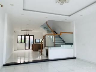 Gấp. bán căn đông tăng long 5x20m hướng nam, hoàn thiện nội thất, đối diện công viên. giá 7.7 tỷ