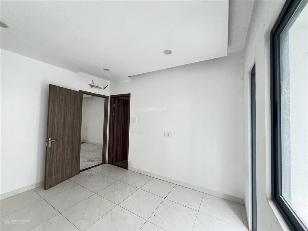 Gấp. bán căn đông tăng long 5x20m hướng nam, hoàn thiện nội thất, đối diện công viên. giá 7.7 tỷ