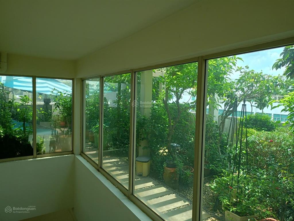 Hàng hiếm  bán penthouse the vista an phú nội thất cơ bản, sân vườn riêng sổ sẵn, giá đầu tư