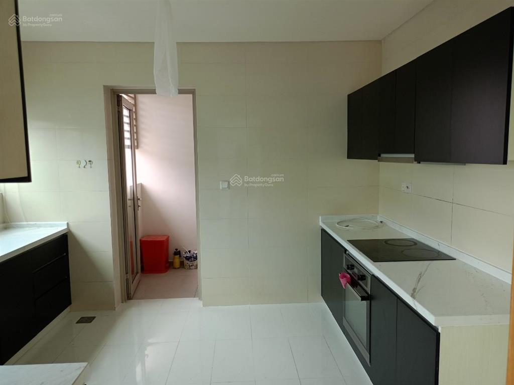 Hàng hiếm  bán penthouse the vista an phú nội thất cơ bản, sân vườn riêng sổ sẵn, giá đầu tư