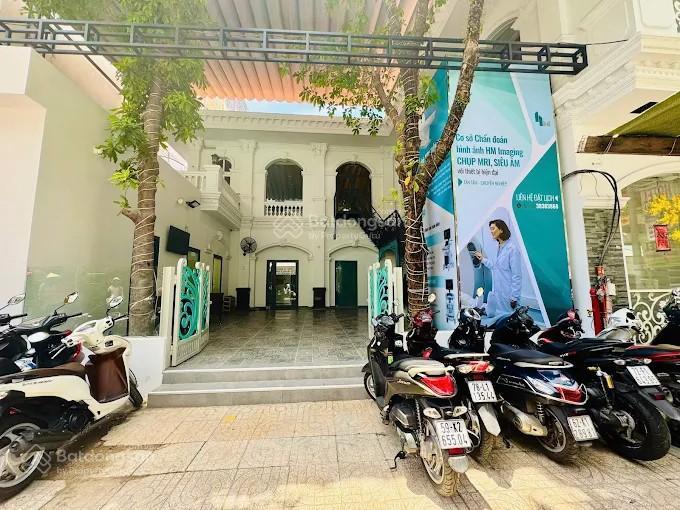 Bán nhà mt ngay bv đại học y dược, quận 5, dt 15.7 x 18m,cn 288m2, phòng khám đang thuê 10.000/th