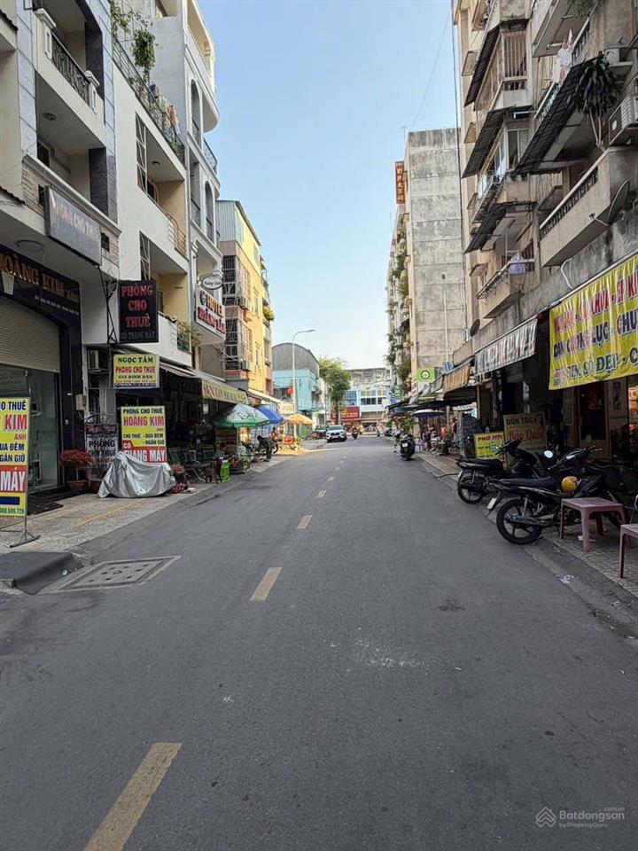 Góc 2 mặt tiền đặng thái thân, phường 11, q. 5 (vị trí "vàng" ngay cổng sau bv đại học y dược)