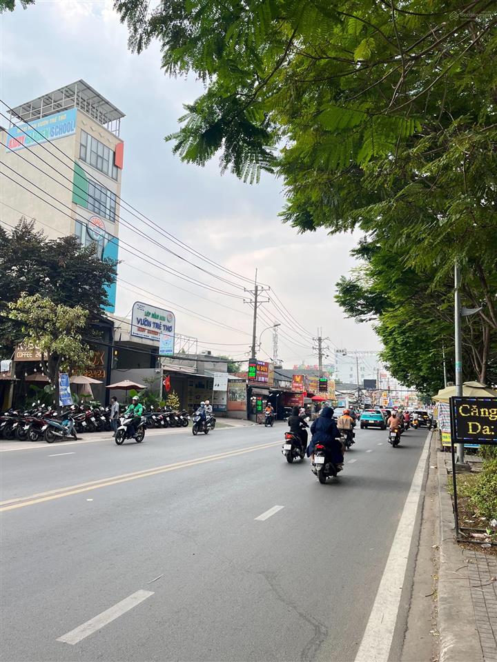 Bán nhà mặt tiền hương lộ 3, ngay aeon mall tân phú, dt 16 x 37m, đang cho highlands coffee thuê