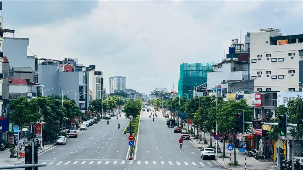 Bán đất mặt phố hồng tiến 305m, nhà cũ bán đất, mặt tiền 16m giá 122 tỷ