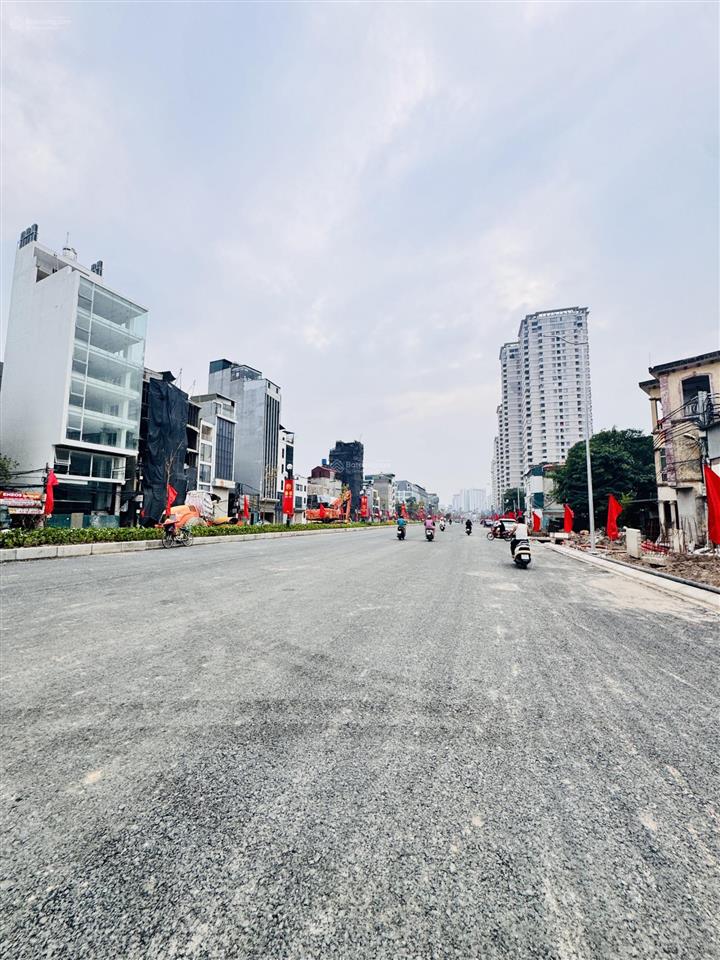 Bán đất mặt đường vành đai 2.5 mở rộng đoạn cầu giấy  dương đình nghệ. dt 100m, mt 8m, vỉa hè rộng