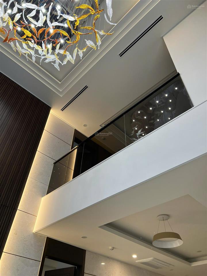 Cho thuê duplex đẳng cấp tại starlake tây hồ tây 231m, 4pn, 4wc full nội thất giá 70tr