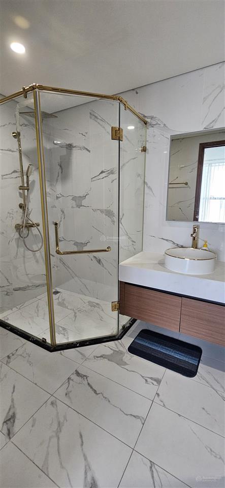 Chính chủ gửi cho thuê căn hộ cao cấp 2 ngủ và 2 ngủ cộng giá chỉ 20 triệu, vào luôn