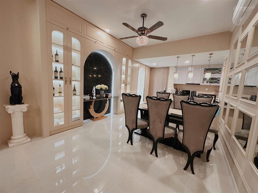 Bán nhanh căn 3pn 108m2 full nội thất, căn góc, tầng đẹp, vào ở luôn, view đối diện club house