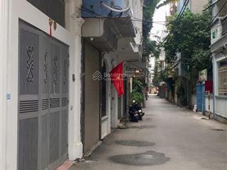 Chỉ hơn 7 tỷ có ngay nhà trung tâm trần phú hà đông, ô tô qua nhà, tránh đỗ gần. dt 42m2 x 4 tầng