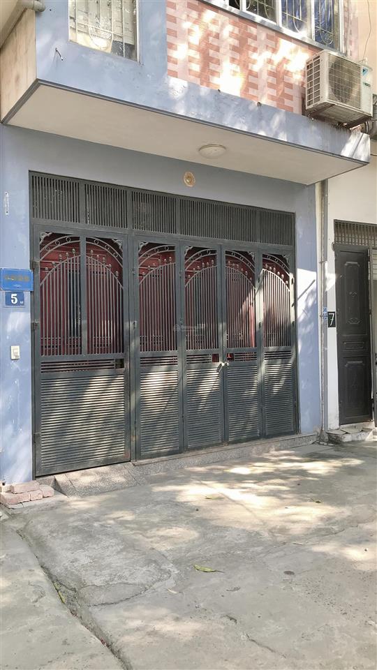 Với hơn 10 tỷ có ngay nhà lê trọng tấn, hà đông. gara ô tô vào nhà, dt 45m2 vài bước ra phố.