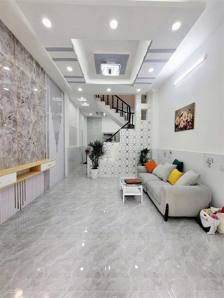 Bán nhà quận 6, dưới cầu hậu giang  ngay trung tâm