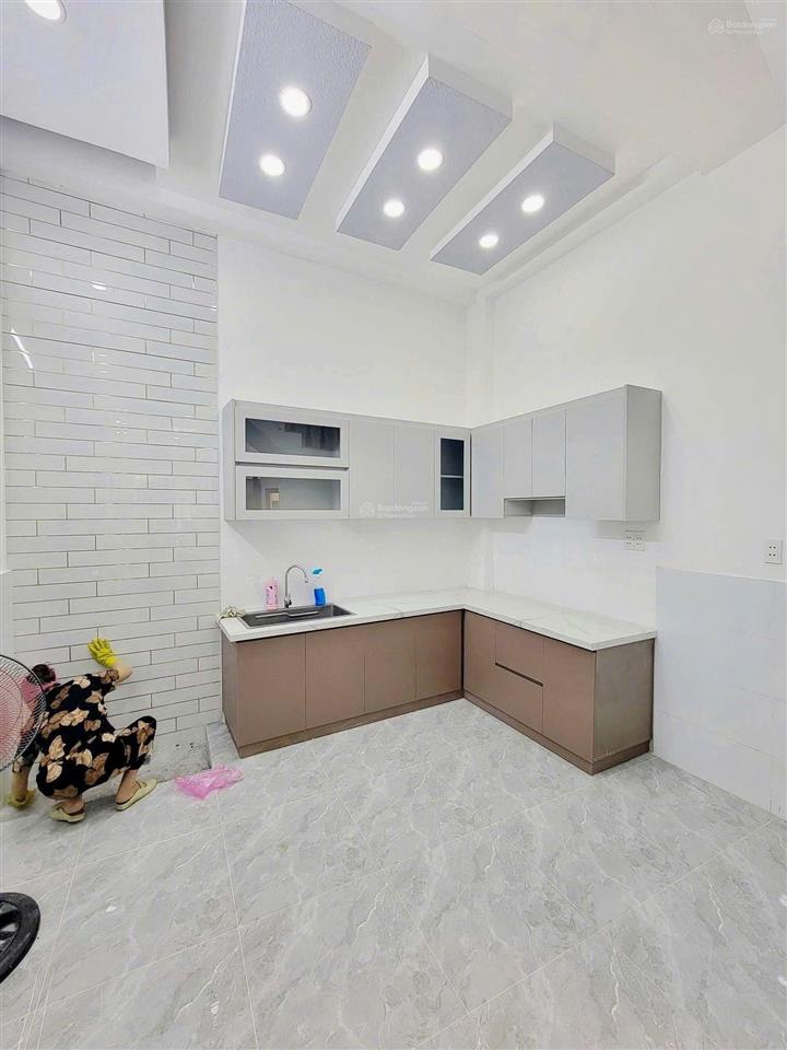 Bán nhà quận 6, dưới cầu hậu giang  ngay trung tâm