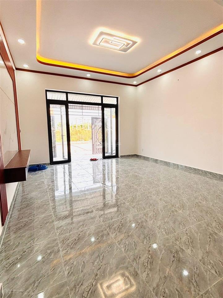 Bán nhà mới ql50 thuộc tphcm giá full 1,3 tỷ shr thổ cư