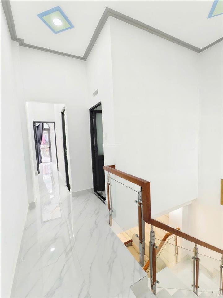 Bán nhà mới gần kdc lê thành q8, shr