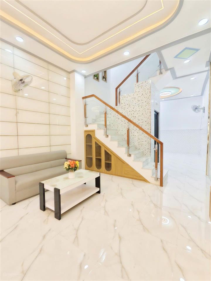 Bán nhà mới gần kdc lê thành q8, shr