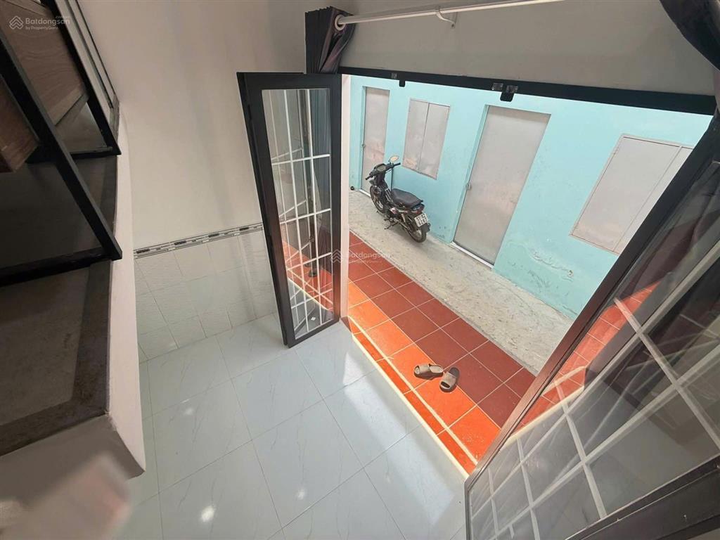 Bán dãy trọ có 9p giá 860tr cho thuê 28tr/th tp.hcm