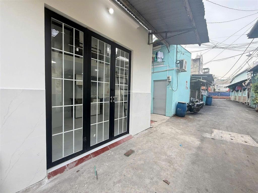 Bán dãy trọ có 9p giá 860tr cho thuê 28tr/th tp.hcm