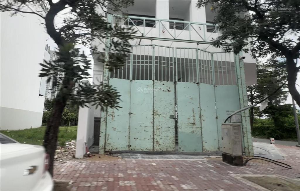 Anh trai tôi chuyển nhà cần bán lỗ nhà mặt phố kdc kim sơn