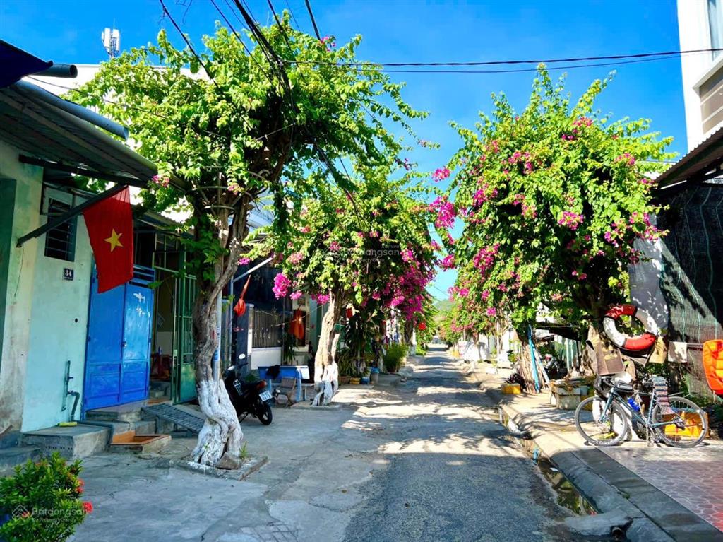 Bán đất tặng nhà tđc hòn rớ i, phường nam nha trang vị trí gần biển 96m2 giá chỉ 4,4 tỷ