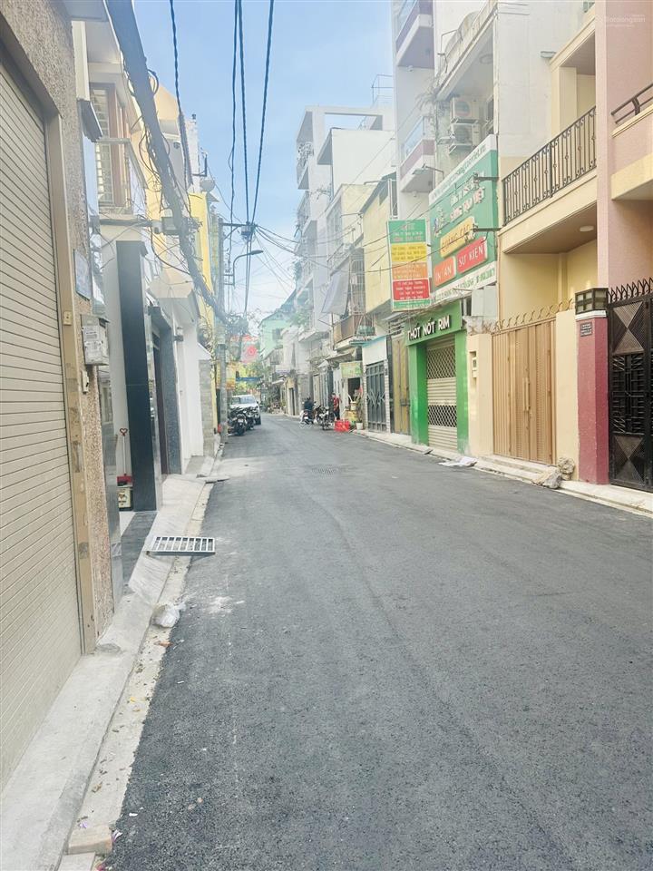 Bán nhà hẻm nhựa 8 mét thẳng thông 1237 hoàng sa, phường 05, tân bình, dt 3.8 x 15 m, 1 trệt 3 lầu