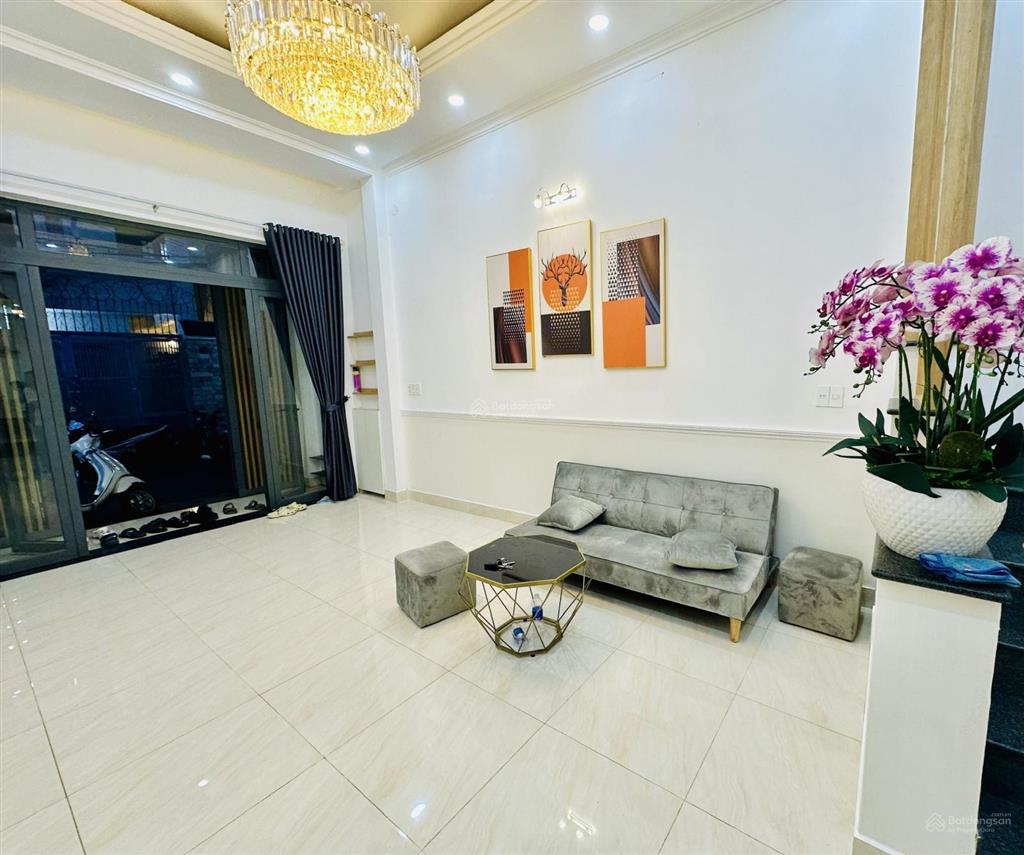 Bán nhà hẻm nhựa 8 mét thẳng thông 1237 hoàng sa, phường 05, tân bình, dt 3.8 x 15 m, 1 trệt 3 lầu