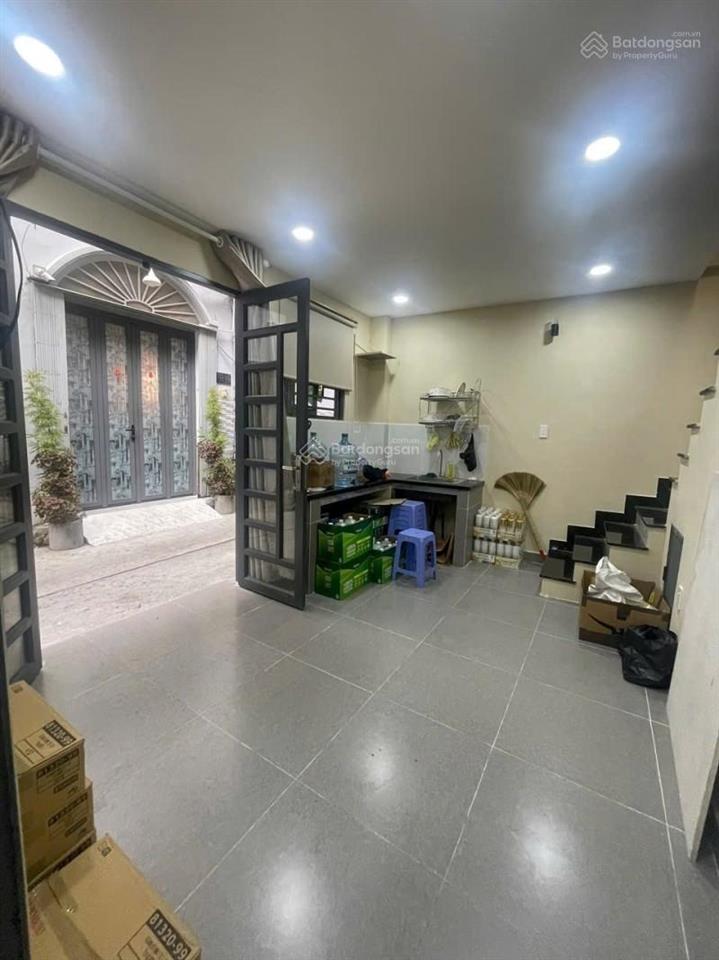 Trần hưng đạo  8.35 tỷ  phường 1 quận 5. ngay quận 1  sát mặt tiền  sát hẻm xe hơi  lô góc.