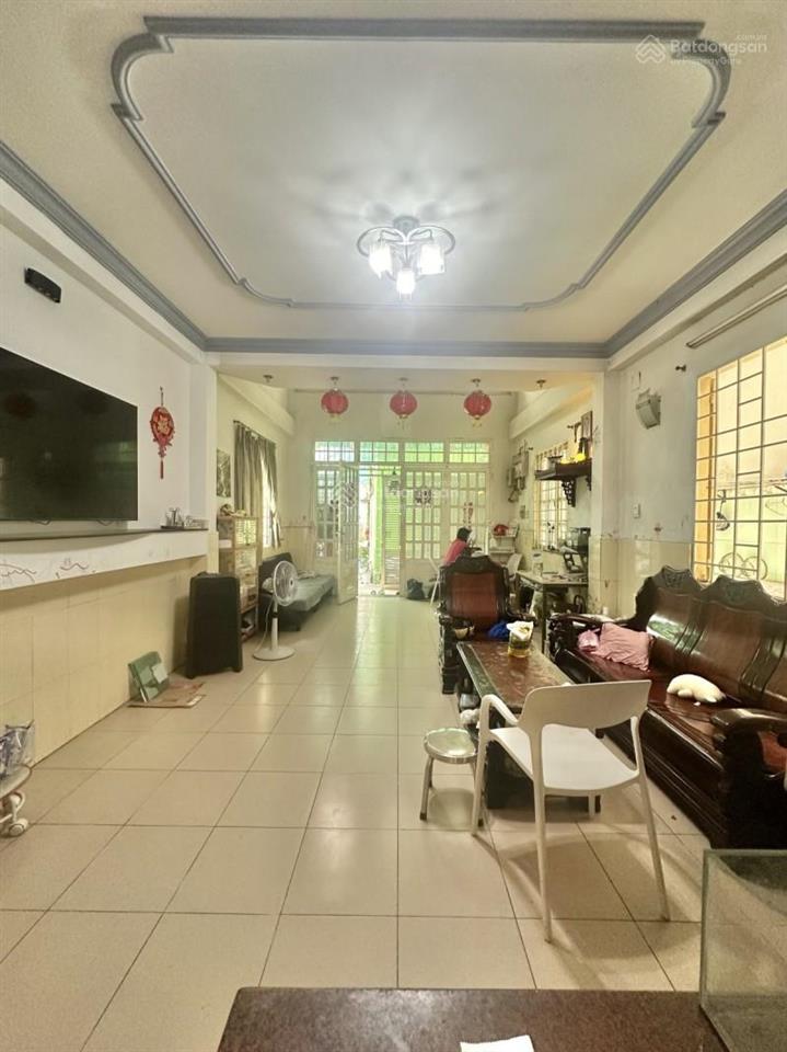 Trần hưng đạo  8.35 tỷ  phường 1 quận 5. ngay quận 1  sát mặt tiền  sát hẻm xe hơi  lô góc.