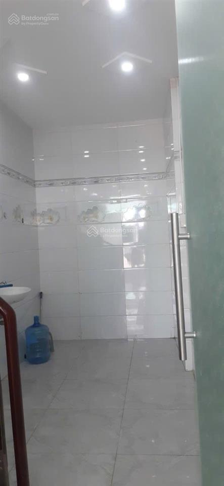 Cao đạt 9.9 tỷ phường 1 quận 5. mặt tiền kinh doanh sầm uất  đang cho thuê 20tr/tháng .