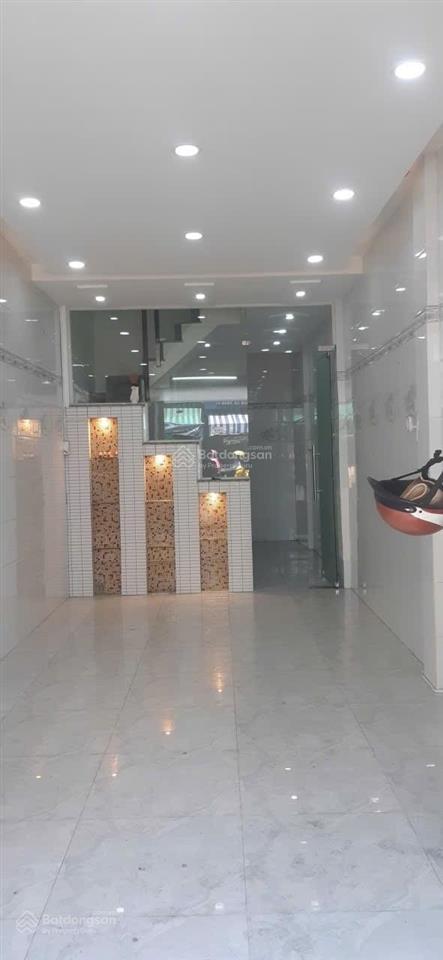 Cao đạt 9.9 tỷ phường 1 quận 5. mặt tiền kinh doanh sầm uất  đang cho thuê 20tr/tháng .
