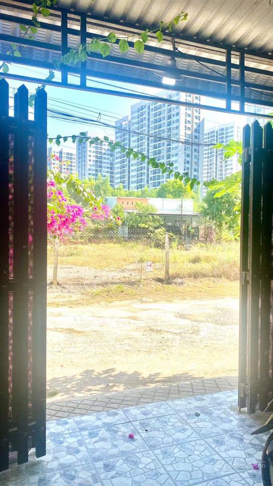 Bán nhà ngay mặt tiền cạnh vinhomes long thạnh mỹ, 59m2, sổ hồng hoàn công, giá 3.99 tỷ