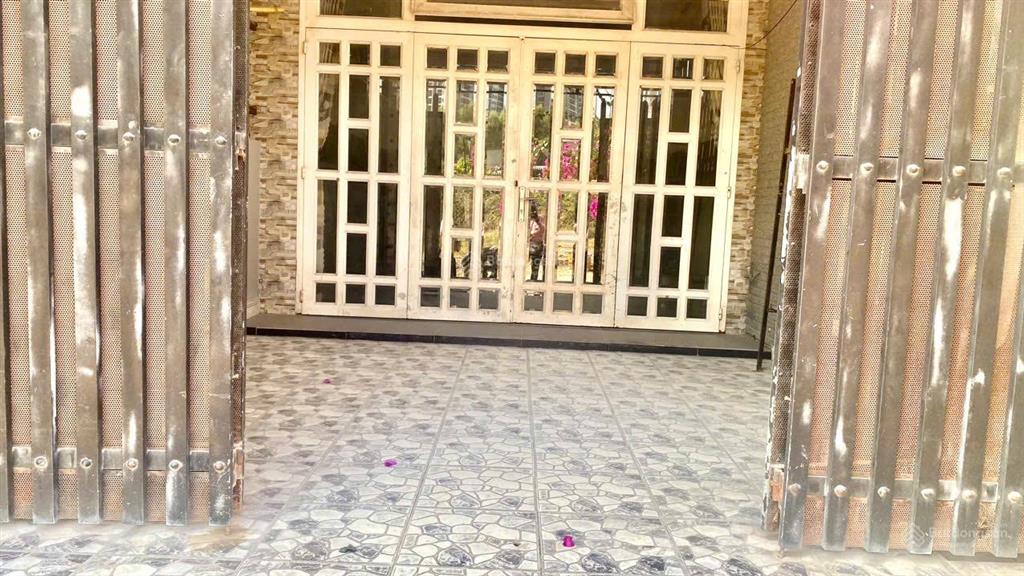 Bán nhà ngay mặt tiền cạnh vinhomes long thạnh mỹ, 59m2, sổ hồng hoàn công, giá 3.99 tỷ